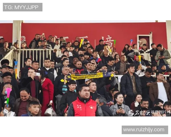 新疆的足球明星们在绿茵场上闪耀光芒展现独特魅力与风采